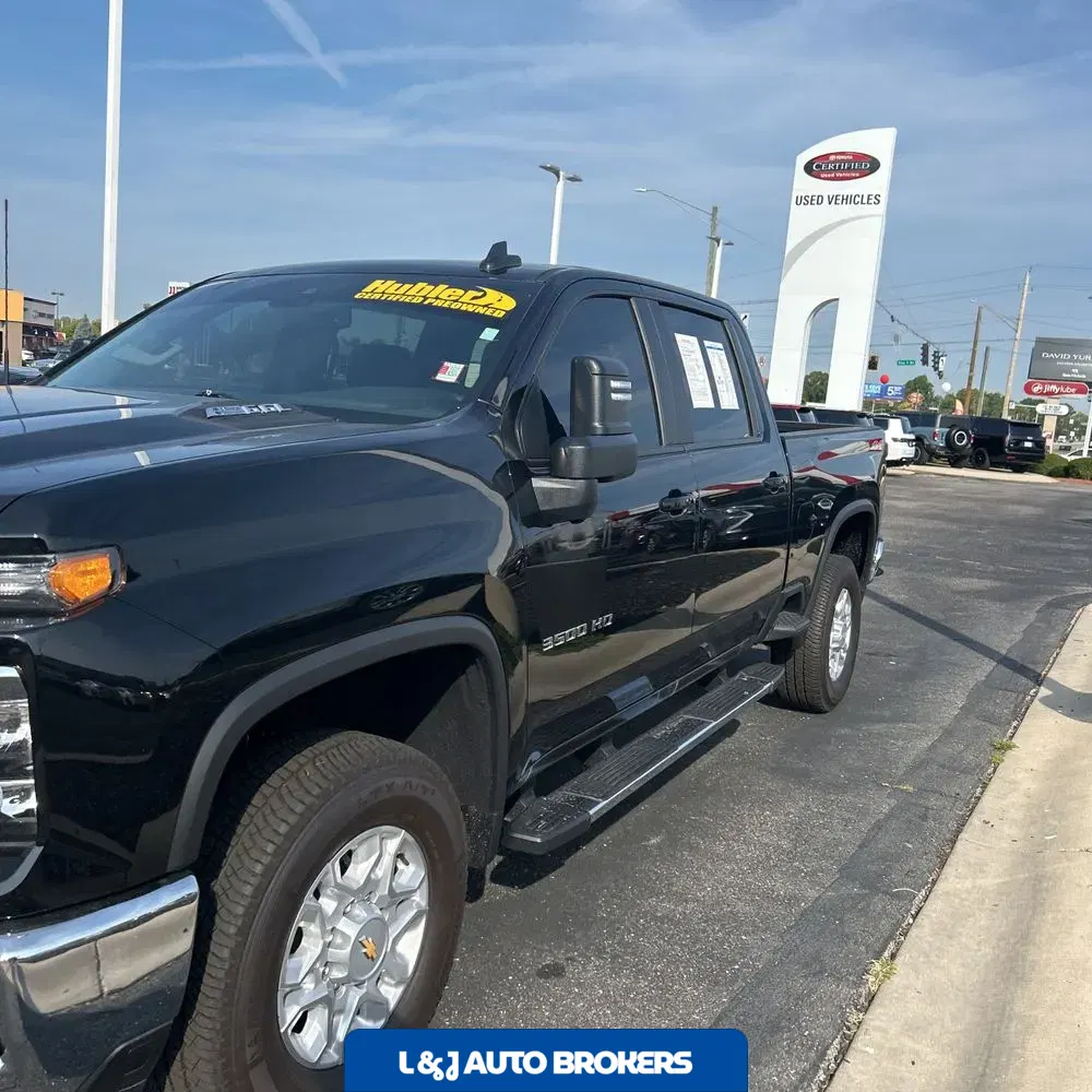 2025 Chevrolet Silverado 3500 LT Crew Cab 4WD LWB SRW