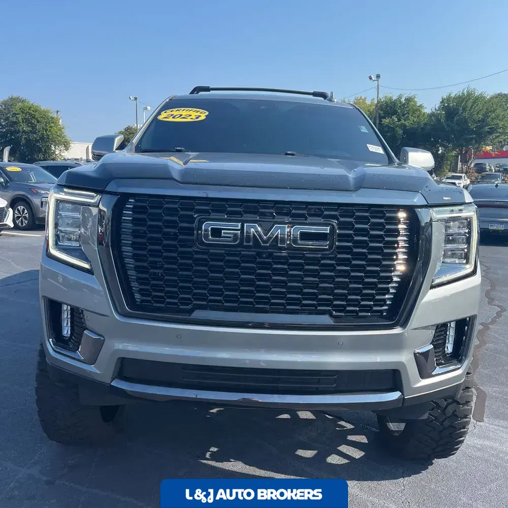 2023 GMC Yukon XL SLT