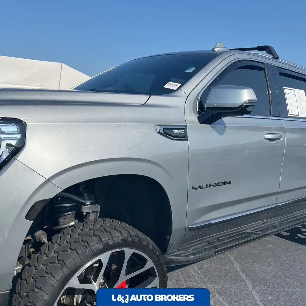 2023 GMC Yukon XL SLT