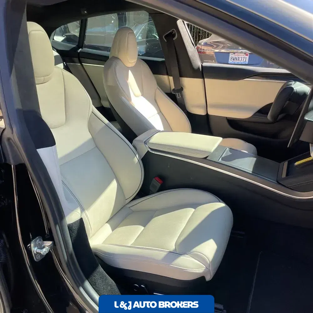 2023 Tesla Model S Plaid