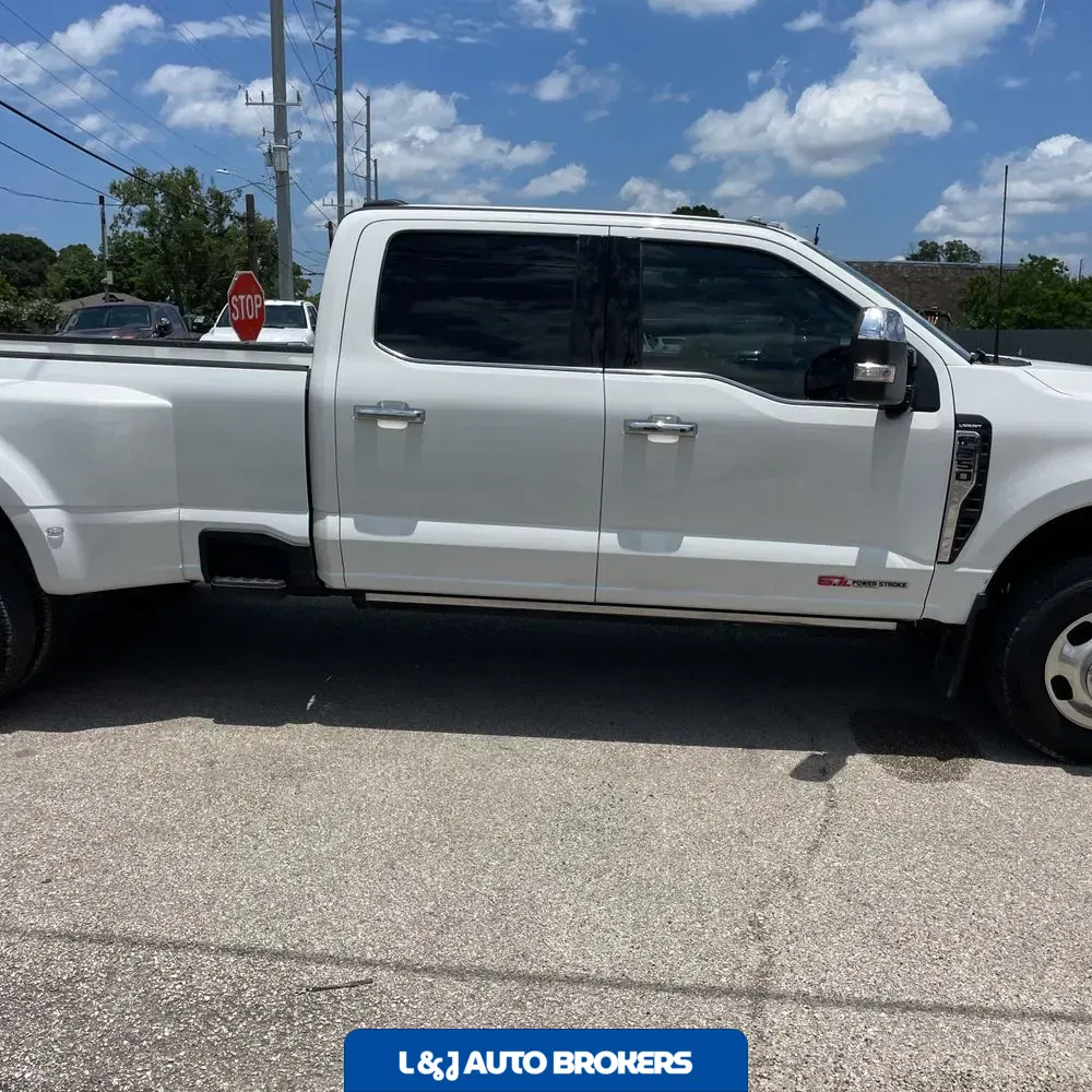2024 Ford F-350 Super Duty Lariat