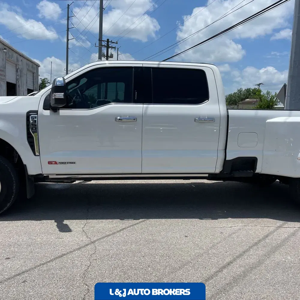 2024 Ford F-350 Super Duty Lariat