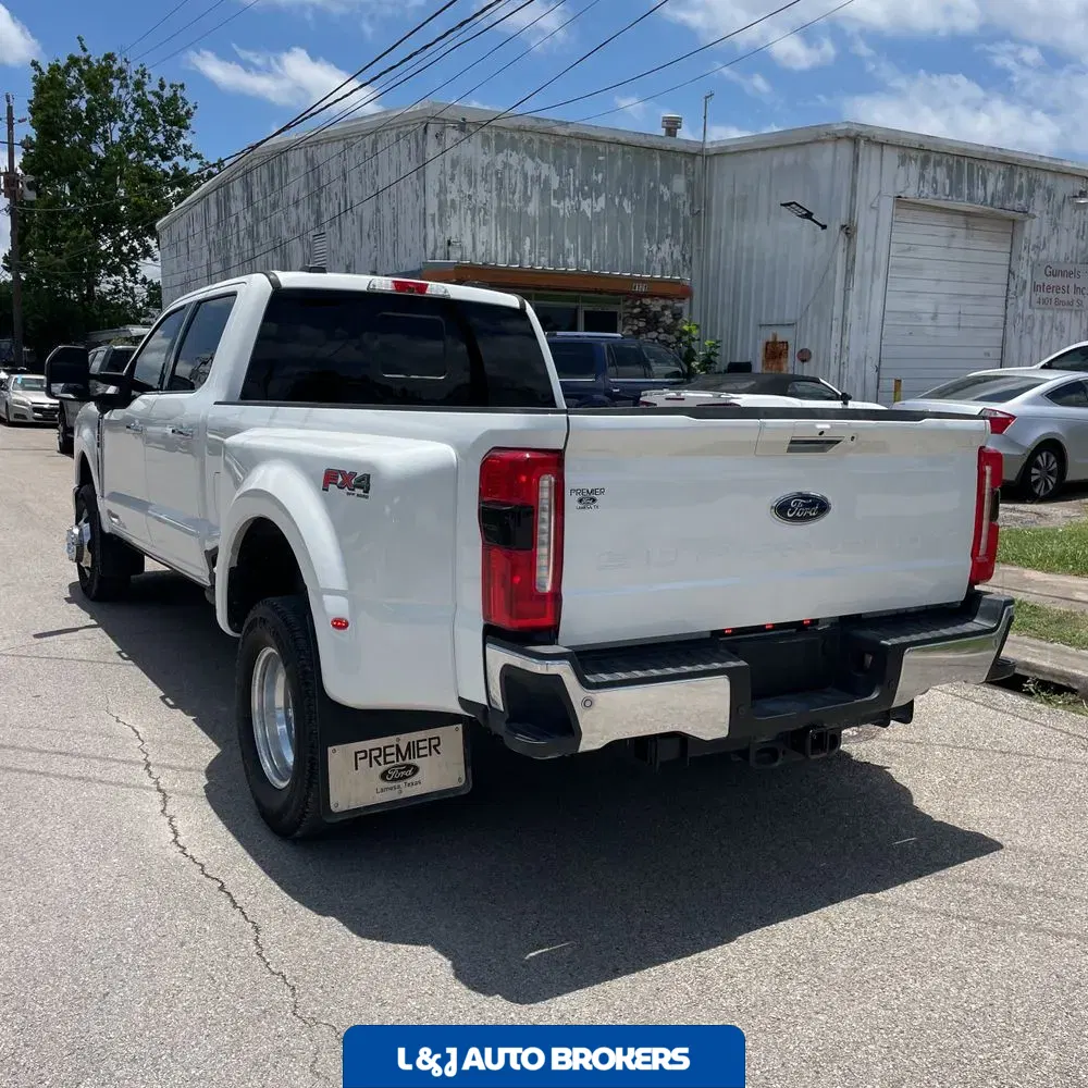 2024 Ford F-350 Super Duty Lariat