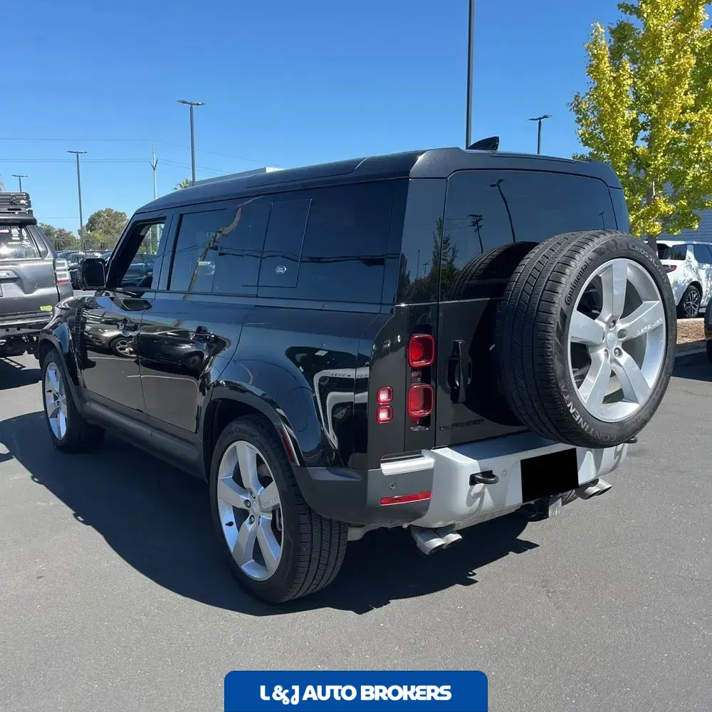 2024 Land Rover Defender 110 V8 P500 SE