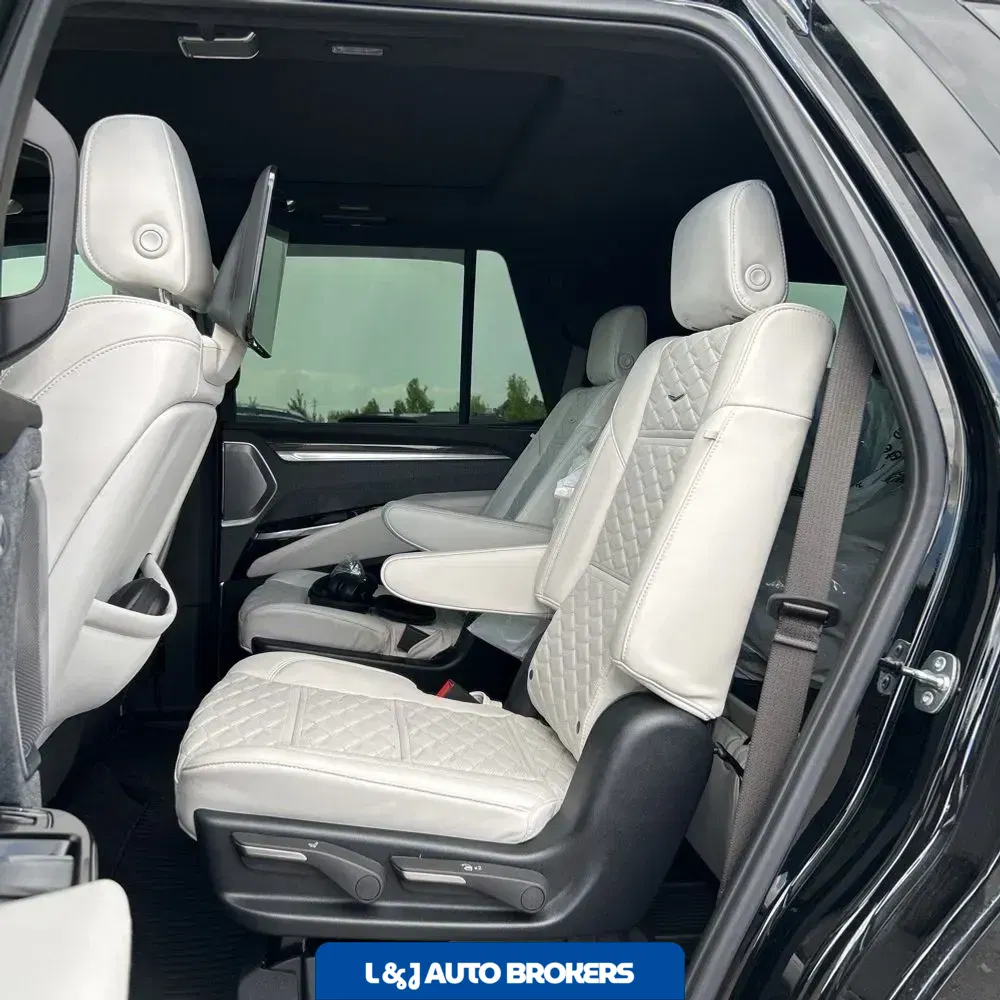 2025 Cadillac Escalade V-Sport