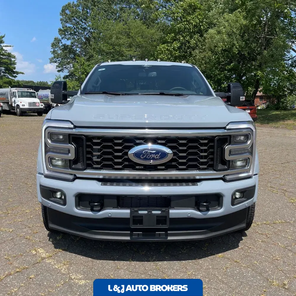2025 Ford F-450 Super Duty Platinum