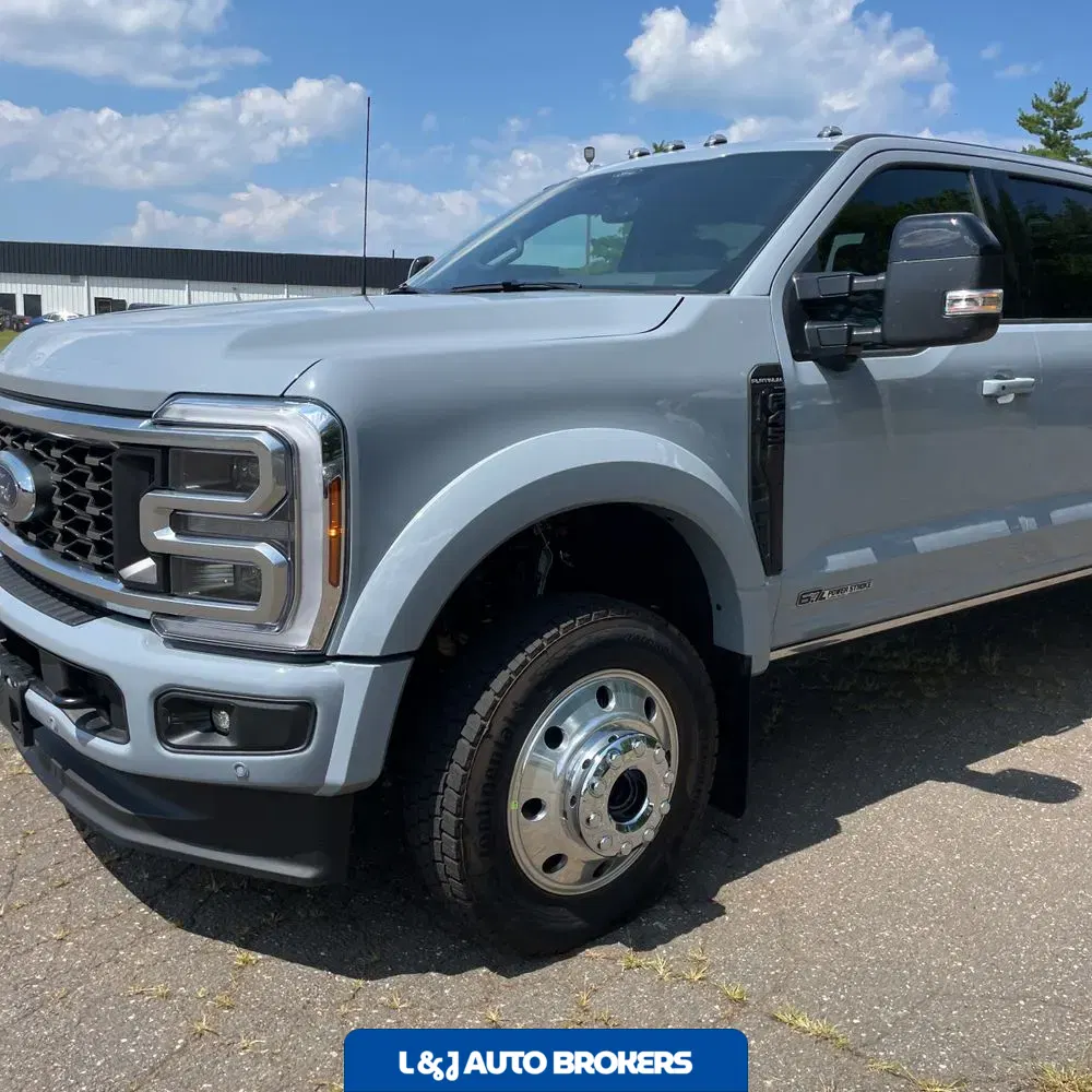 2025 Ford F-450 Super Duty Platinum