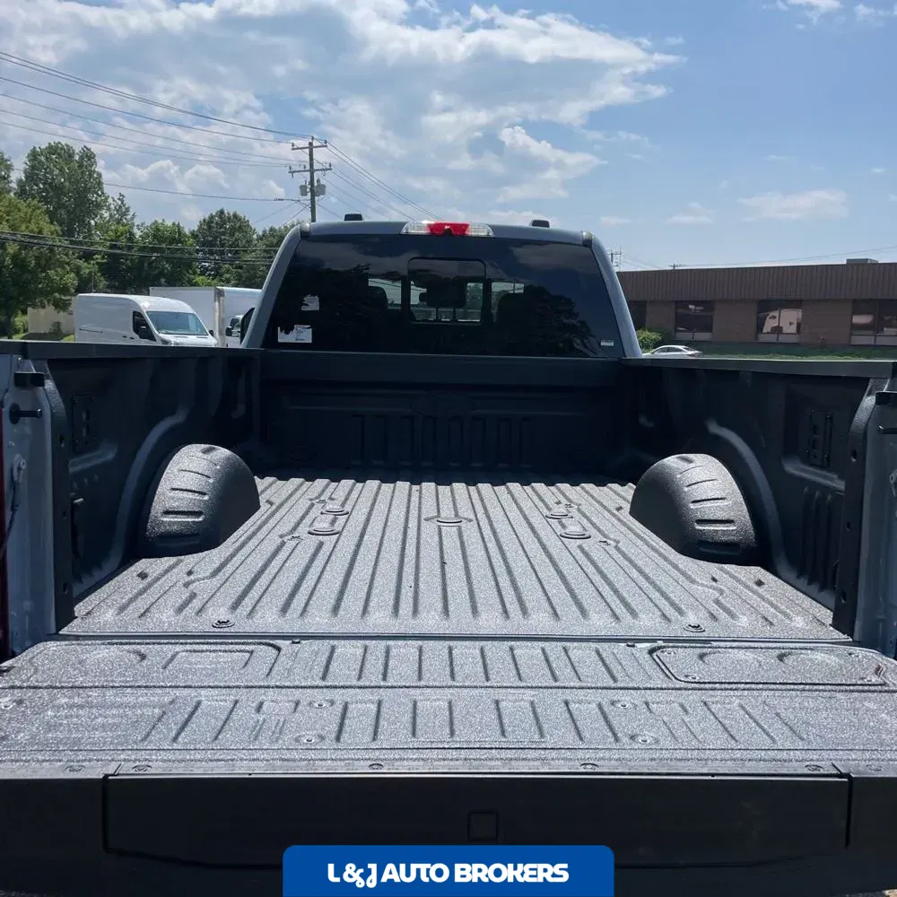 2025 Ford F-450 Super Duty Platinum