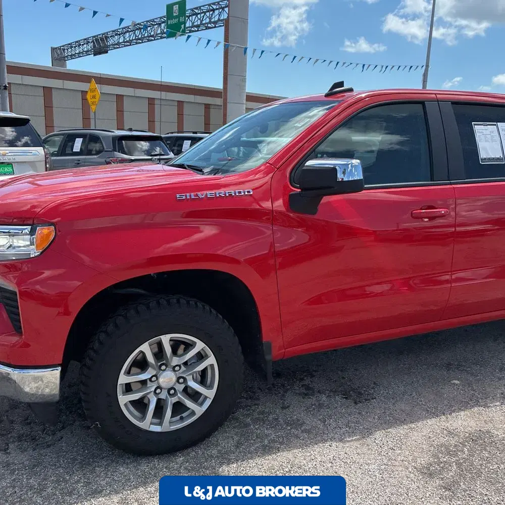 2025 Chevrolet Silverado 1500 LT