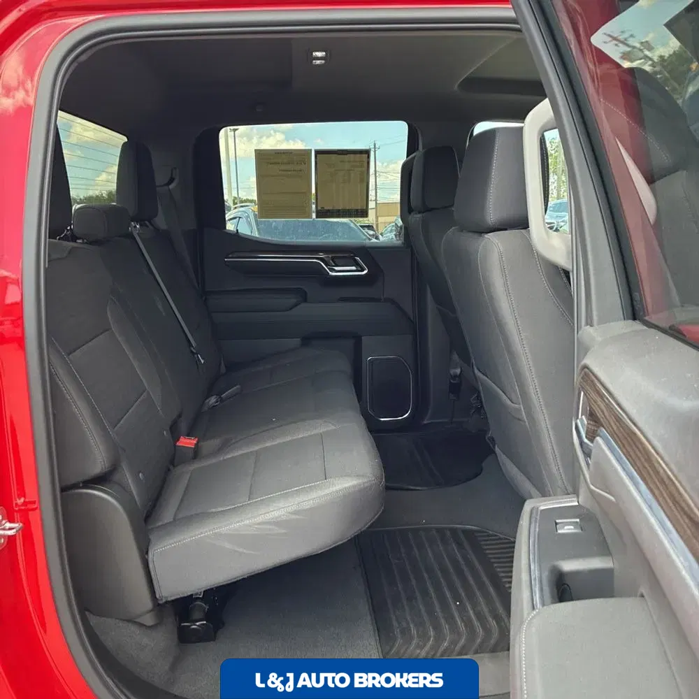 2025 Chevrolet Silverado 1500 LT