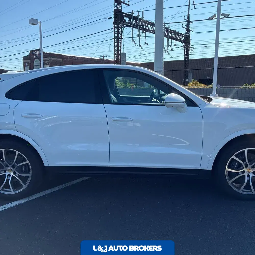 2024 Porsche Cayenne Coupe