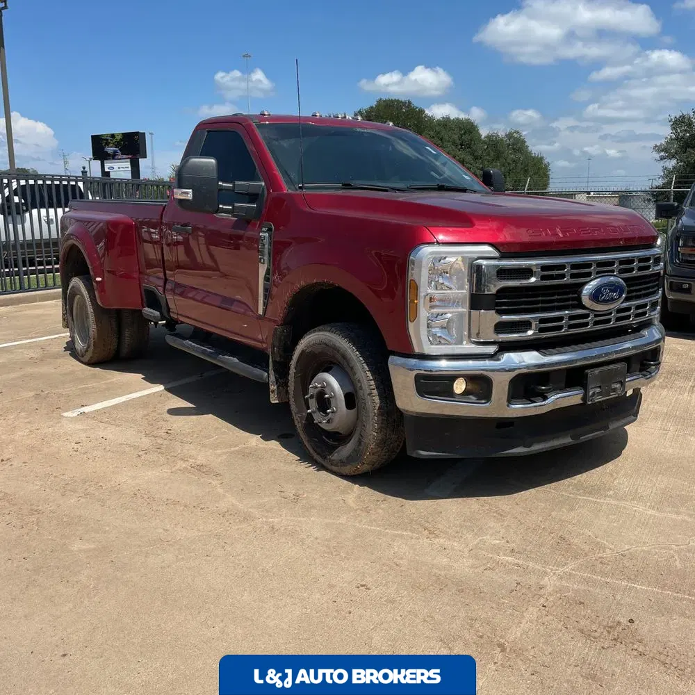 2025 Ford F-350 Super Duty XLT