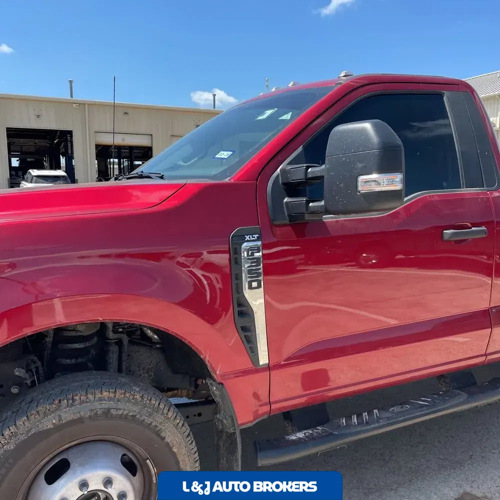 2025 Ford F-350 Super Duty XLT