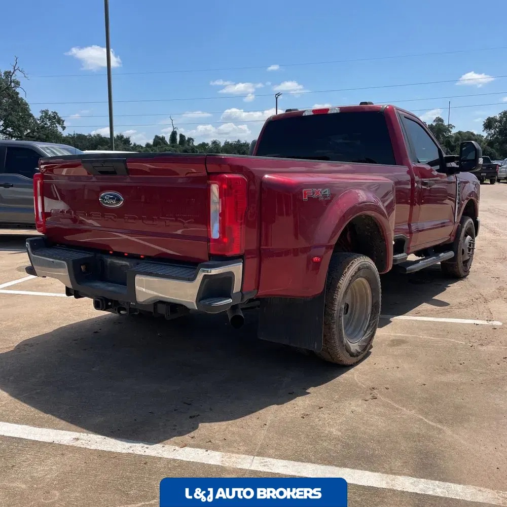 2025 Ford F-350 Super Duty XLT