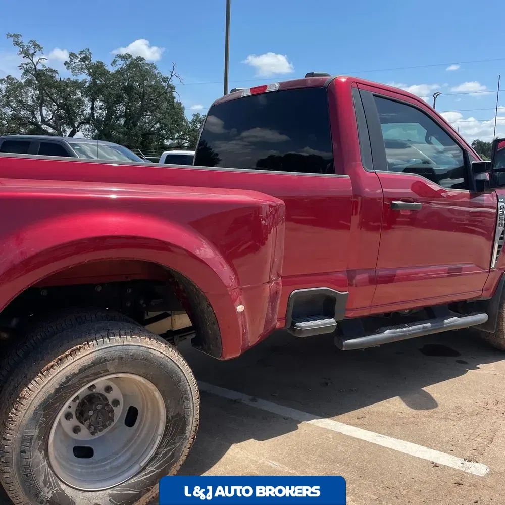 2025 Ford F-350 Super Duty XLT