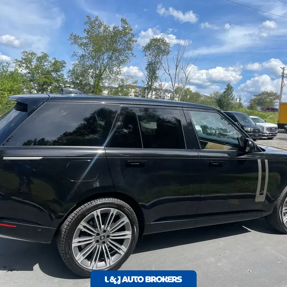 2023 Land Rover Range Rover SE
