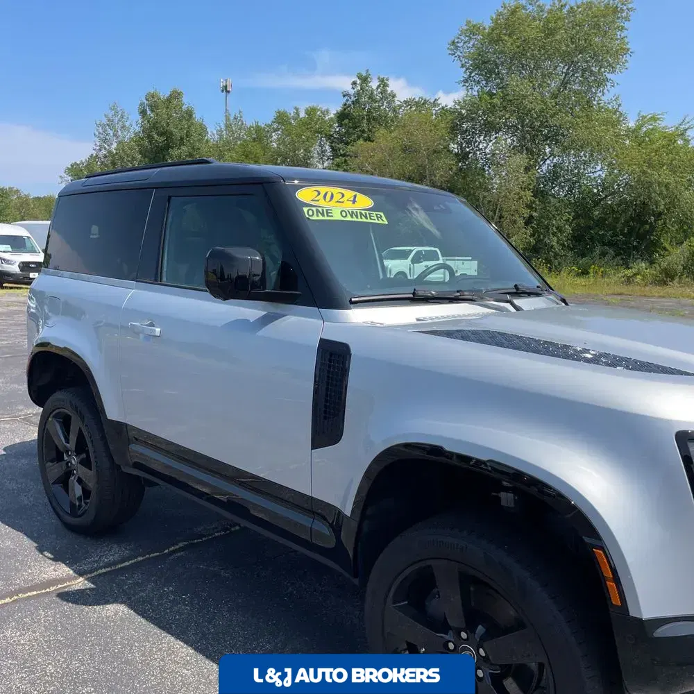 2024 Land Rover Defender 90 P400 X-Dynamic SE