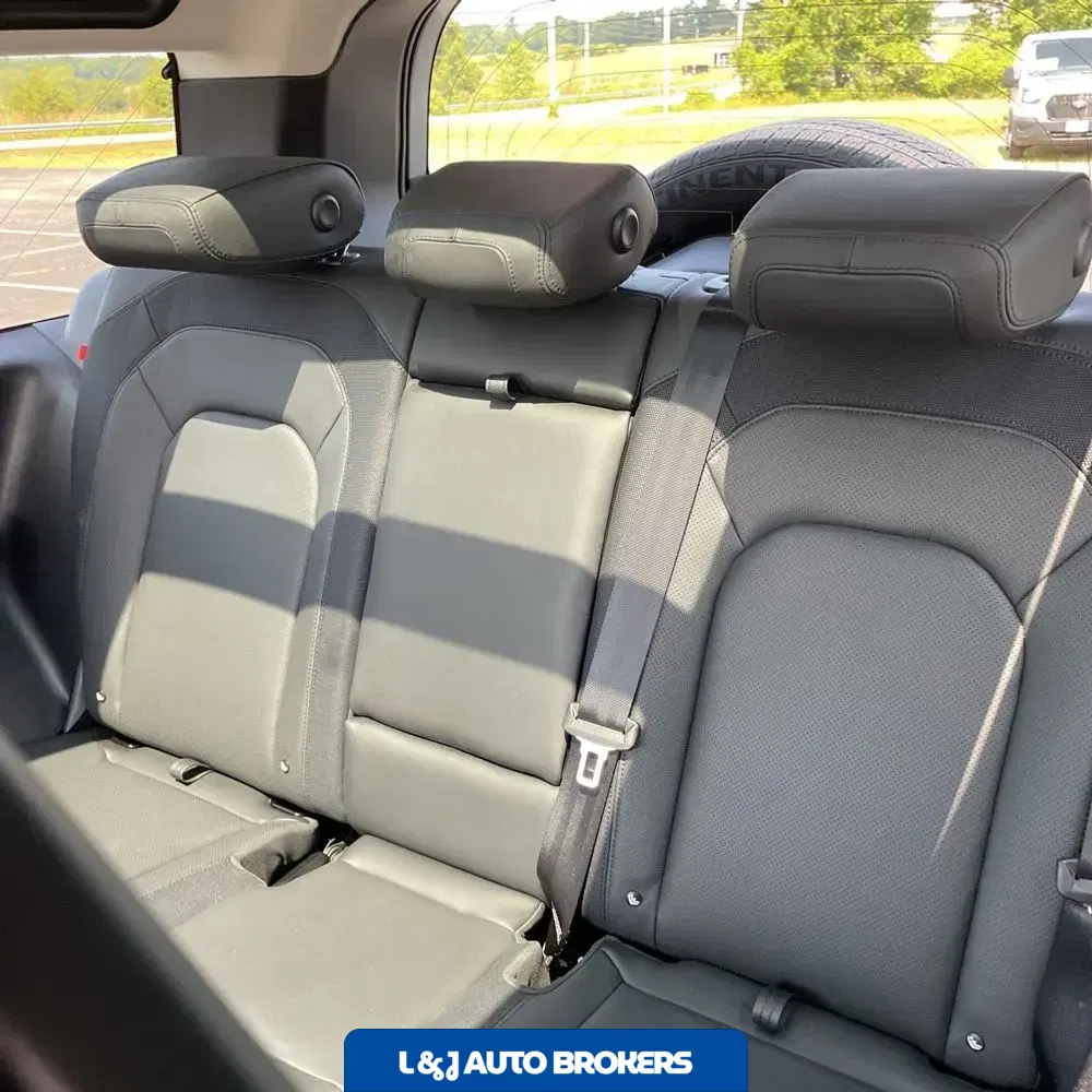 2024 Land Rover Defender 90 P400 X-Dynamic SE