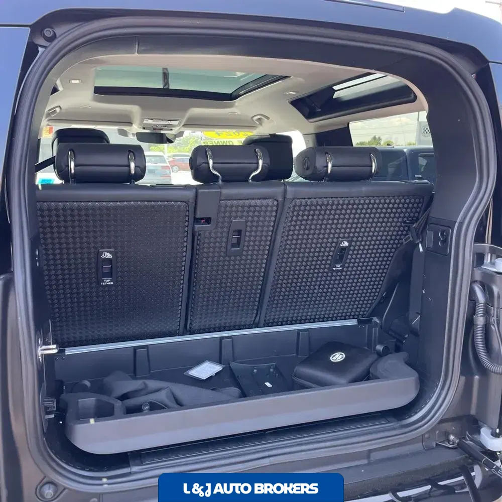 2024 Land Rover Defender 90 P400 X-Dynamic SE