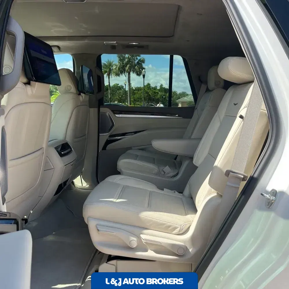 2025 Cadillac Escalade Sport Platinum