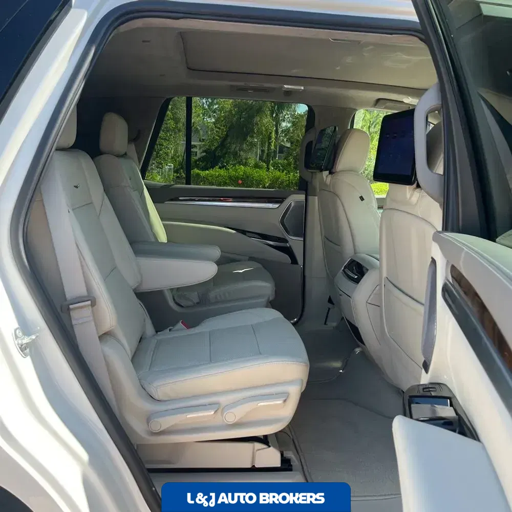 2025 Cadillac Escalade Sport Platinum