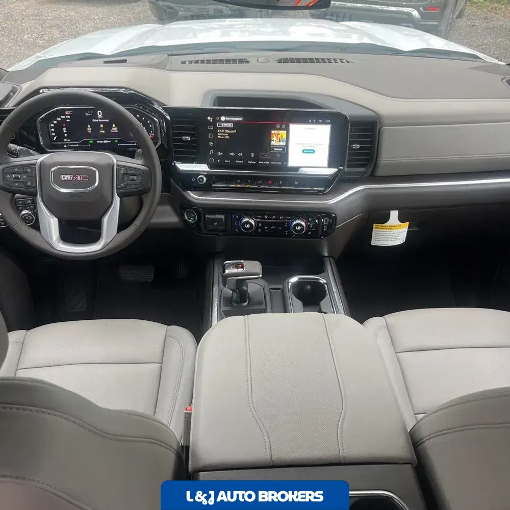 2025 GMC Sierra 1500 SLT