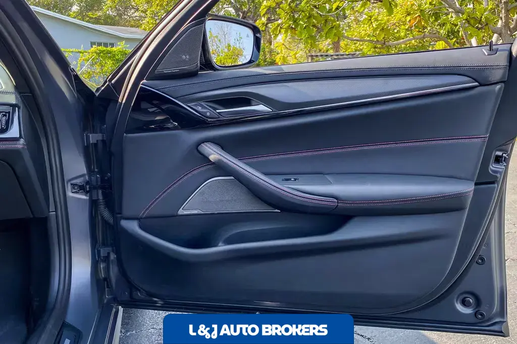 2022 BMW M5 CS