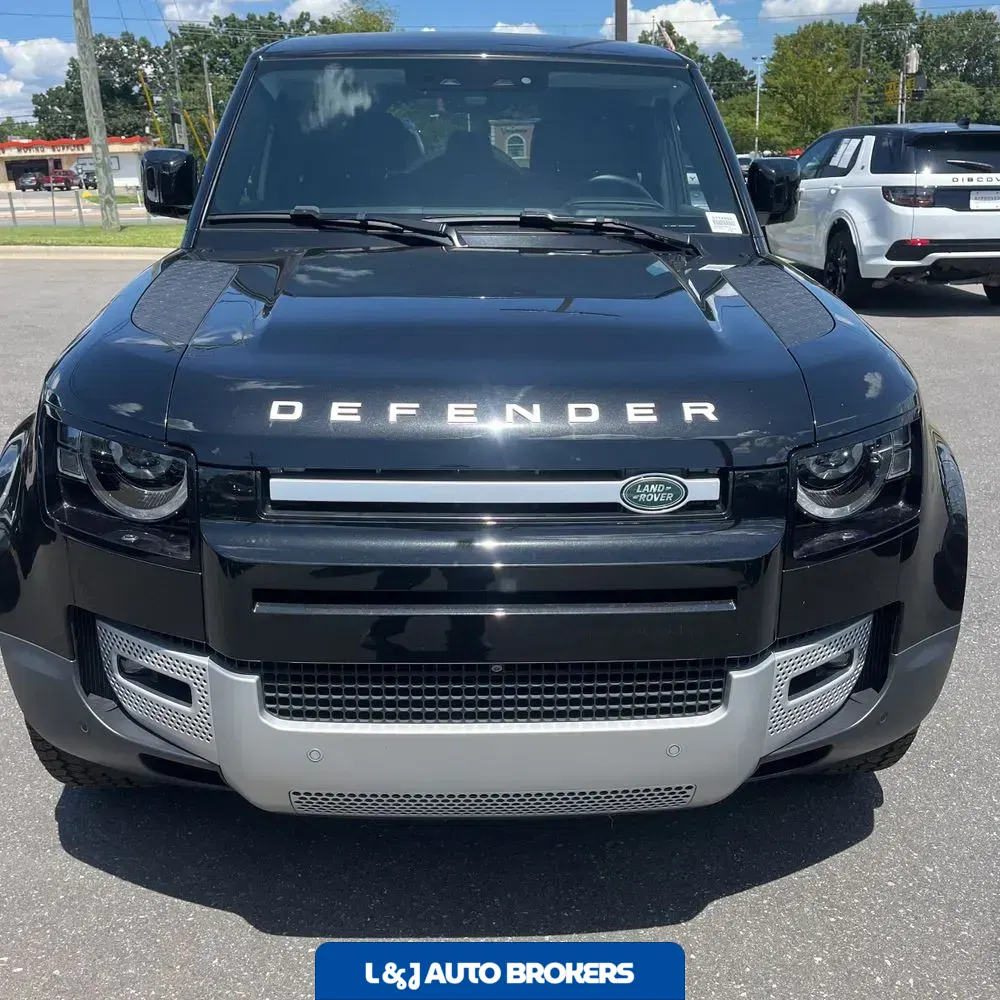 2024 Land Rover Defender 110 V8 P500 SE