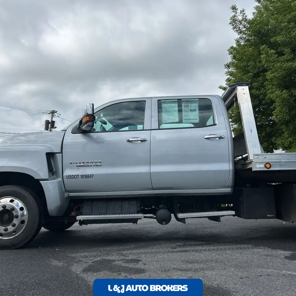 2022 Chevrolet Commercial 6500 CA60-80 CREW CAB 4X2 6.6L
