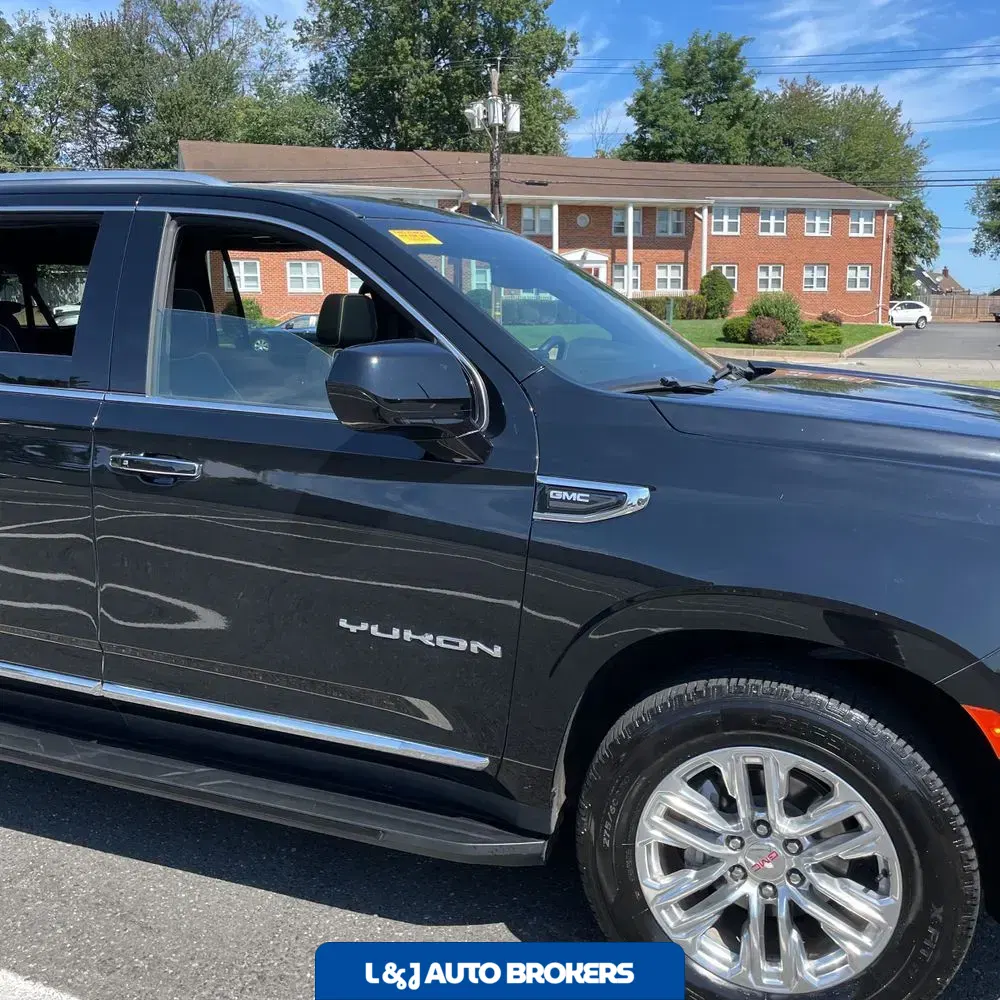 2023 GMC Yukon XL SLT