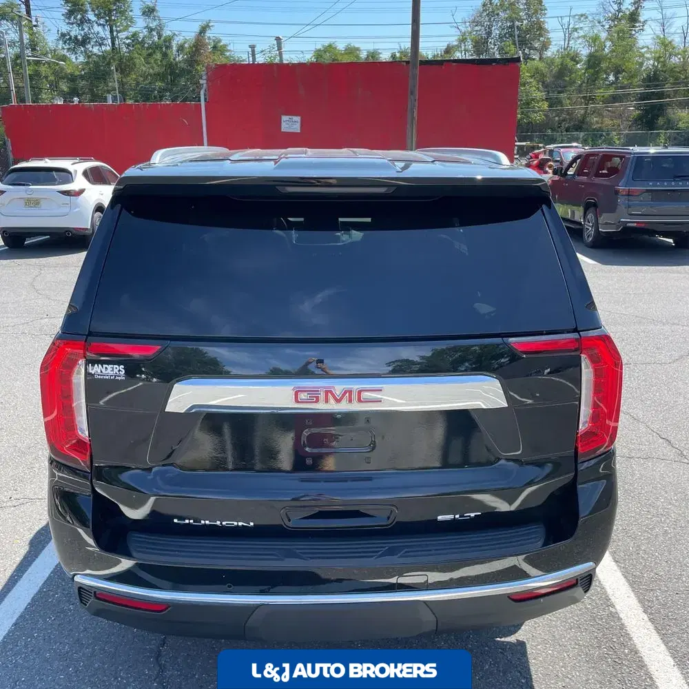 2023 GMC Yukon XL SLT