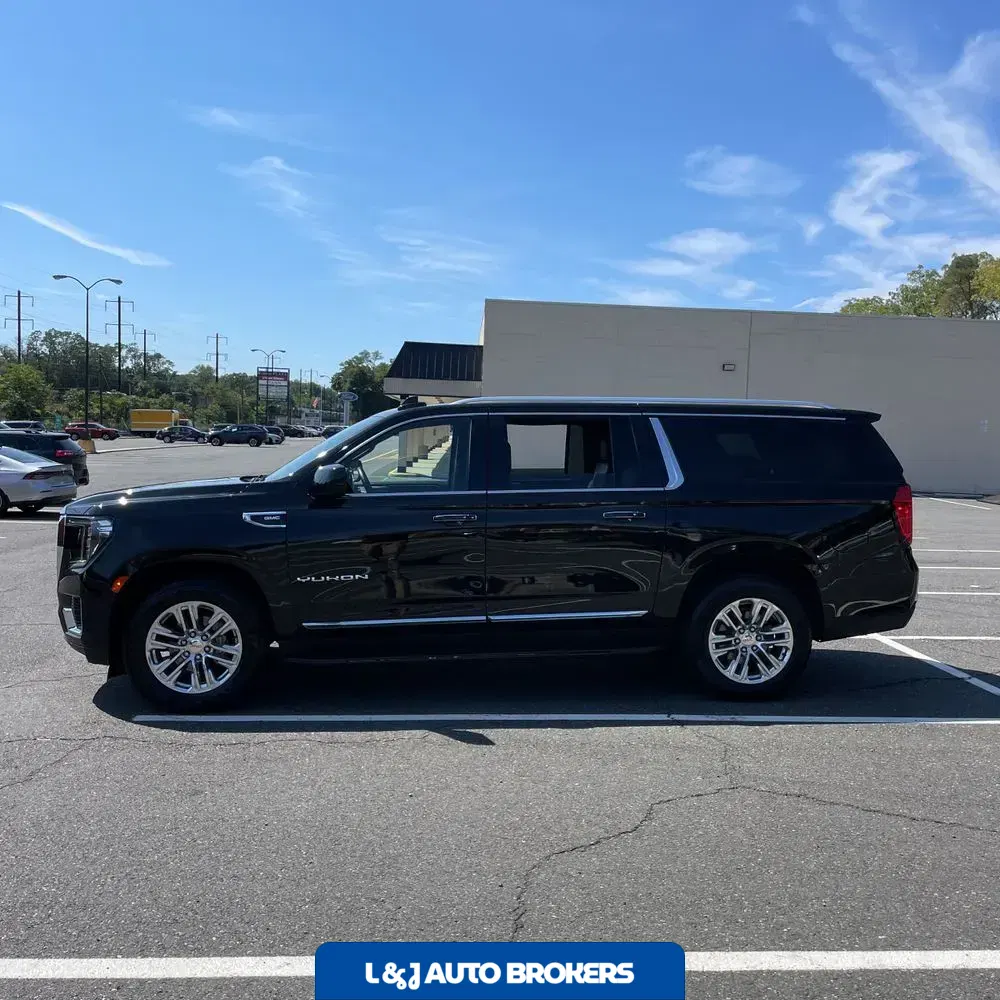 2023 GMC Yukon XL SLT