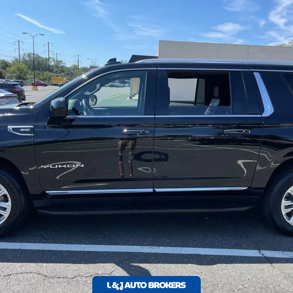 2023 GMC Yukon XL SLT