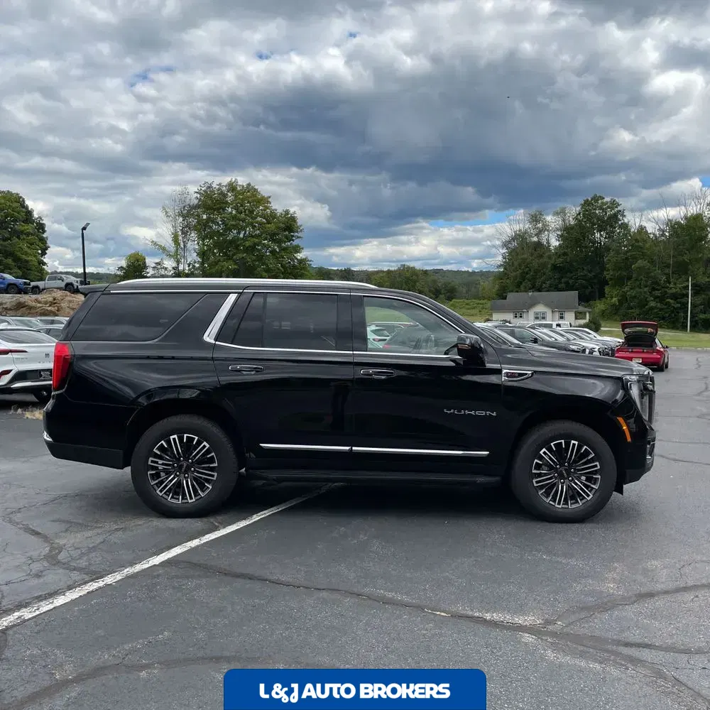 2025 GMC Yukon Elevation