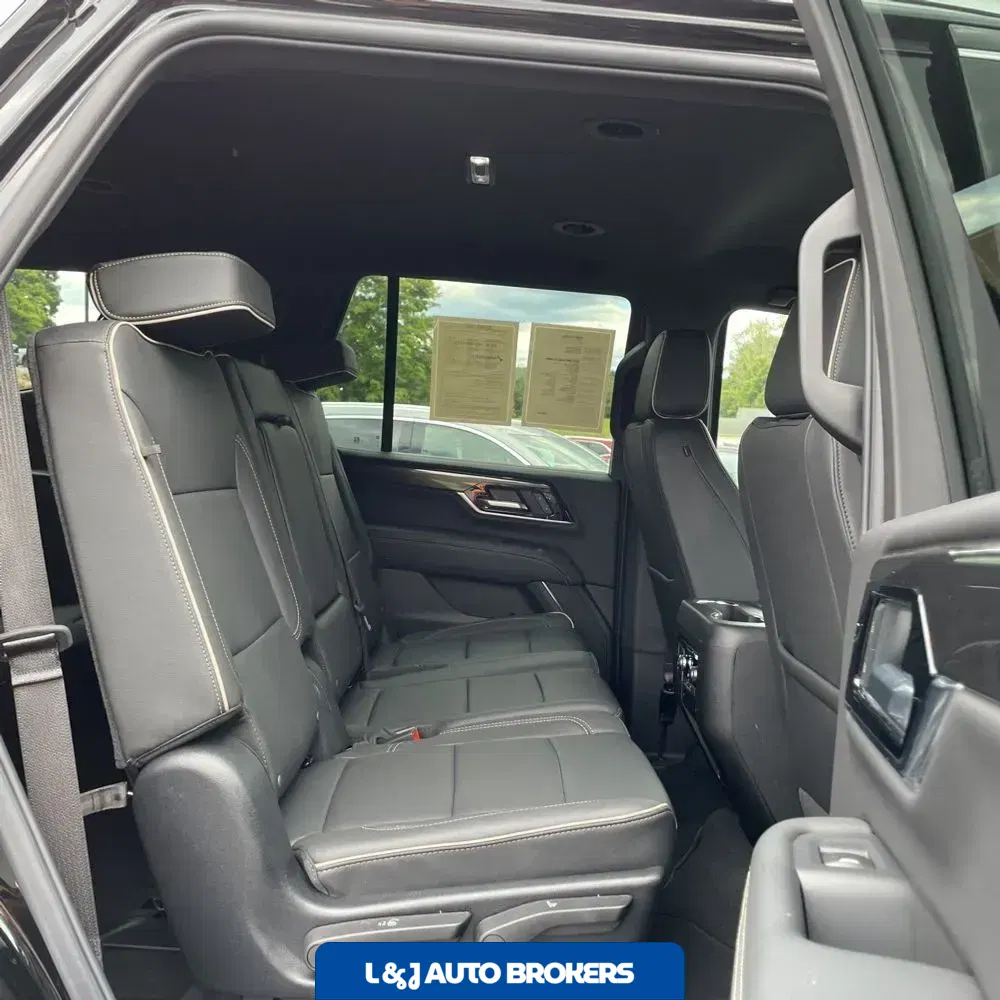 2025 GMC Yukon Elevation