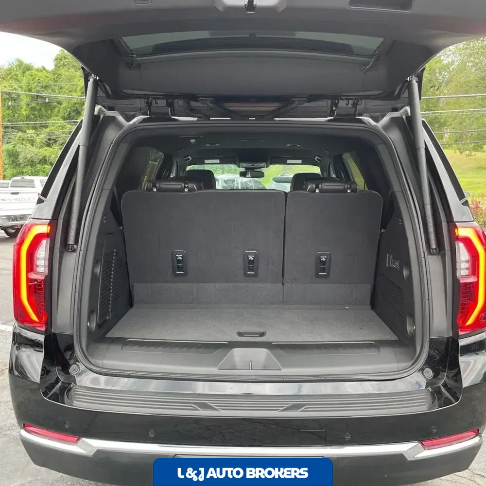 2025 GMC Yukon Elevation