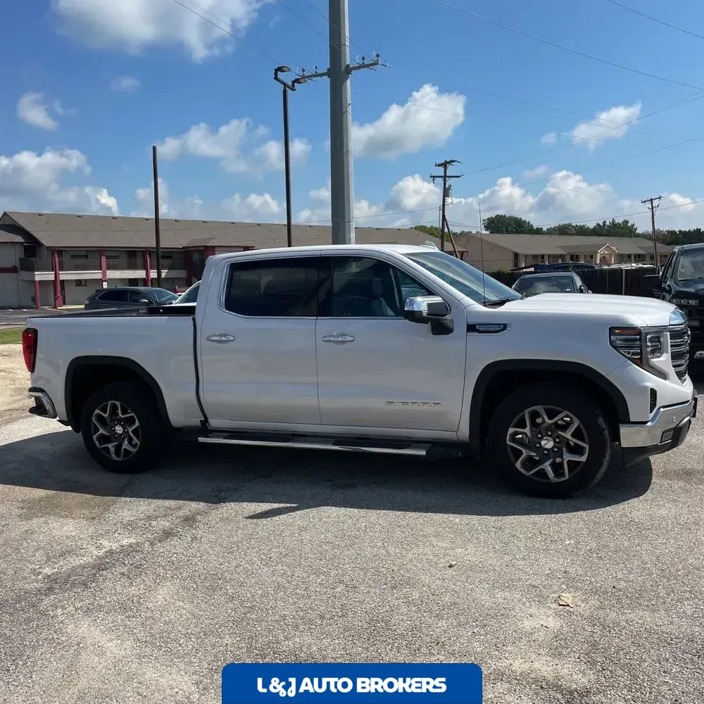 2024 GMC Sierra 1500 SLT