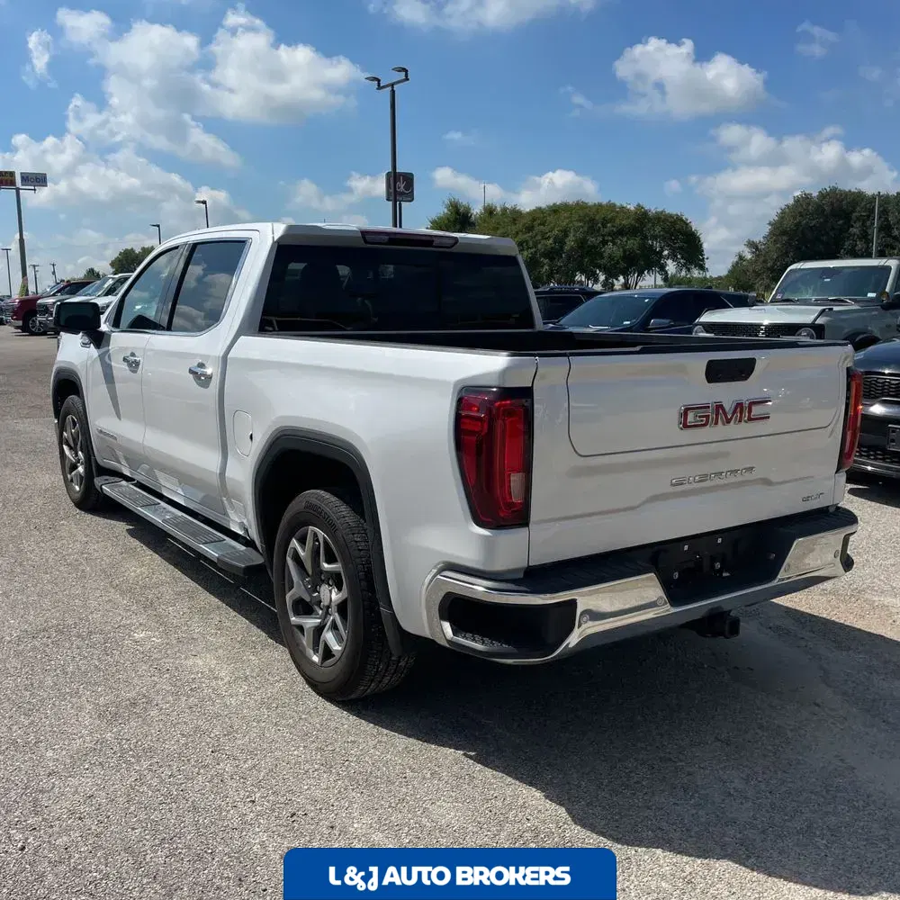 2024 GMC Sierra 1500 SLT