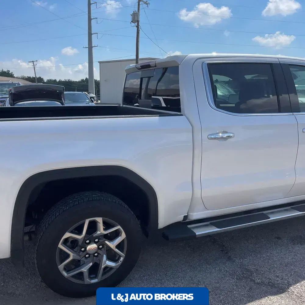 2024 GMC Sierra 1500 SLT