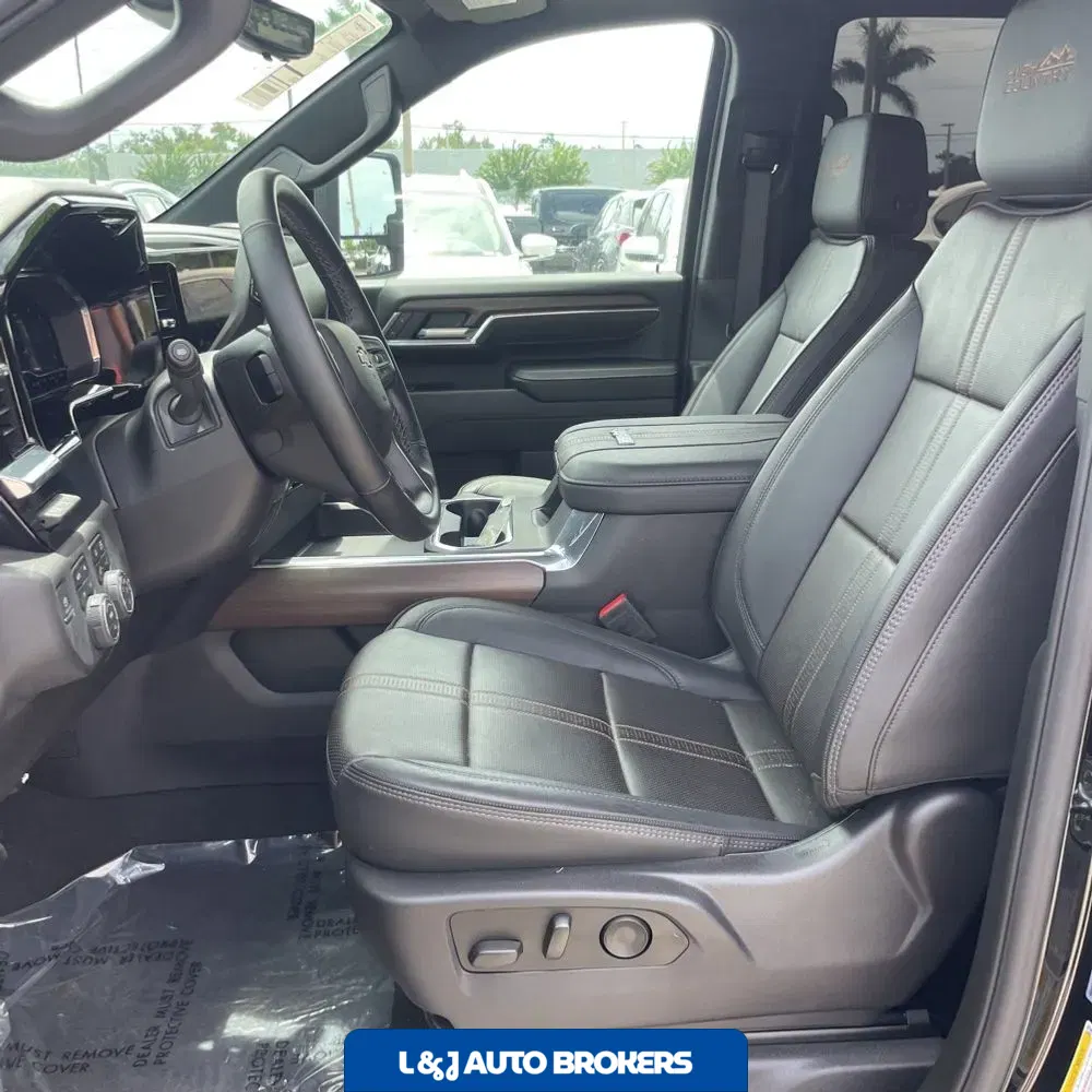 2025 Chevrolet Silverado 3500HD High Country
