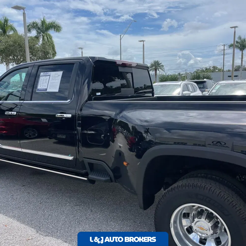 2025 Chevrolet Silverado 3500HD High Country