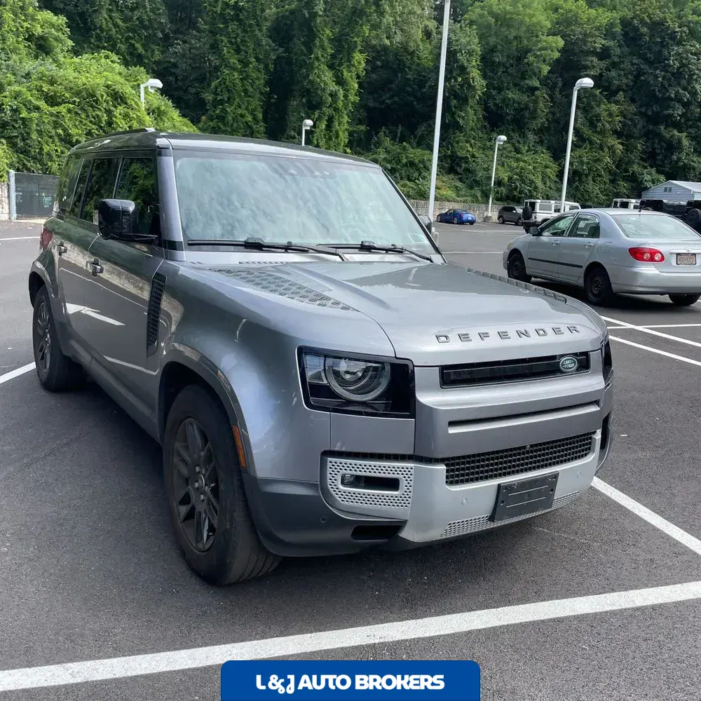 2024 Land Rover Defender 110 S P300