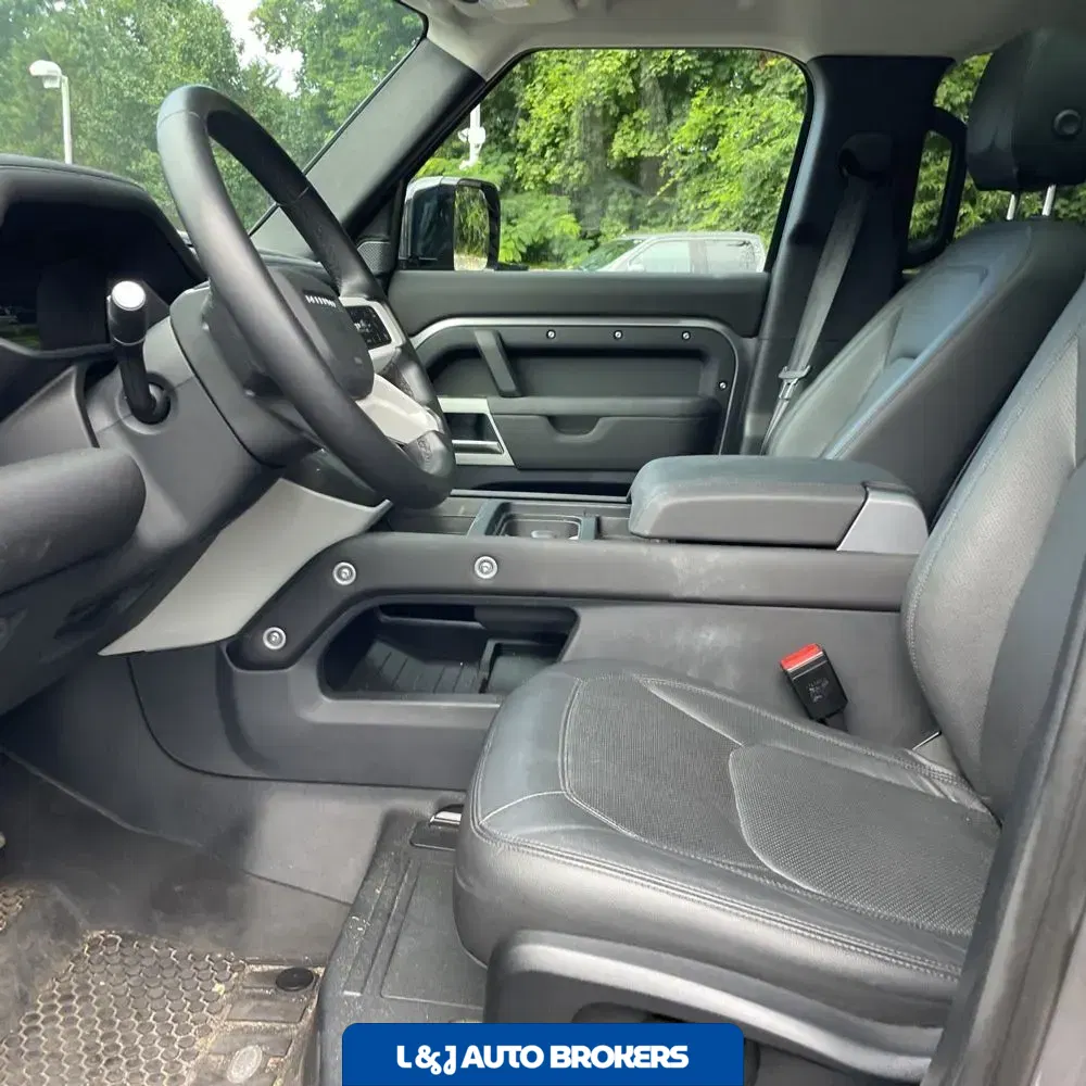 2024 Land Rover Defender 110 S P300