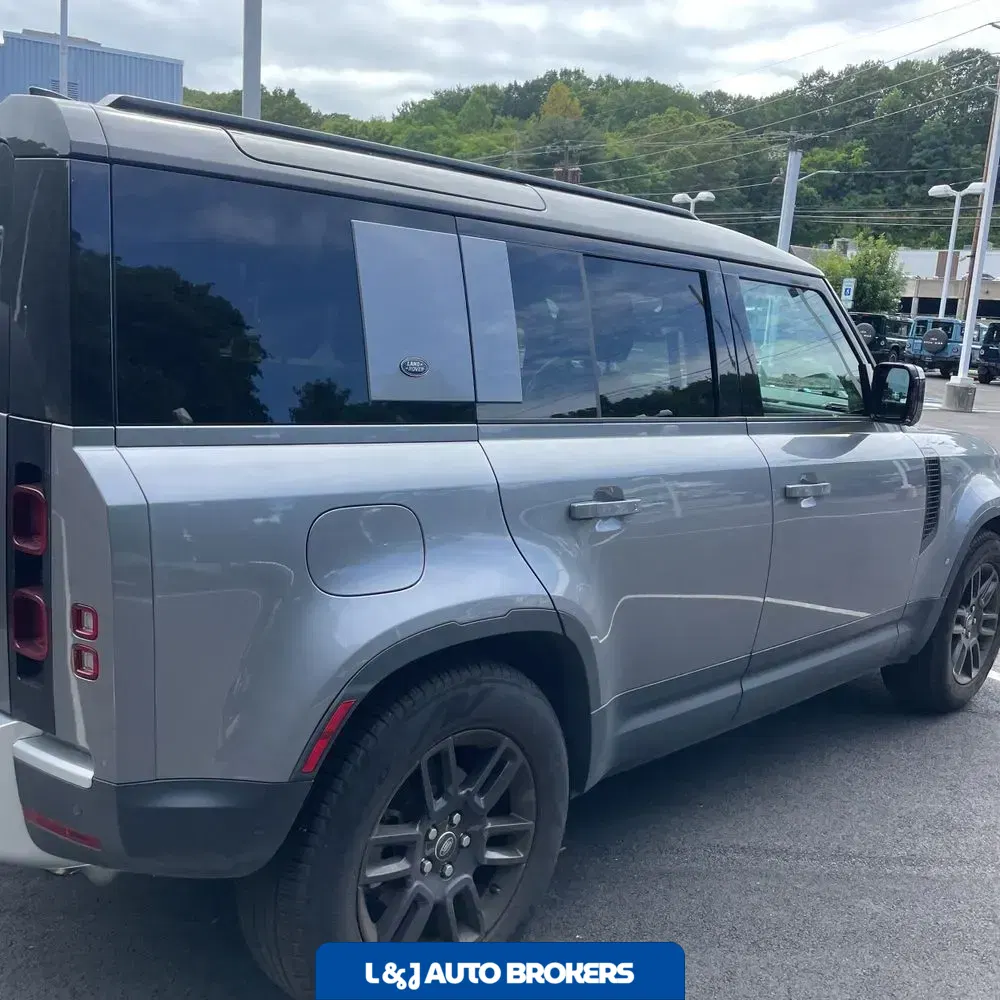 2024 Land Rover Defender 110 S P300