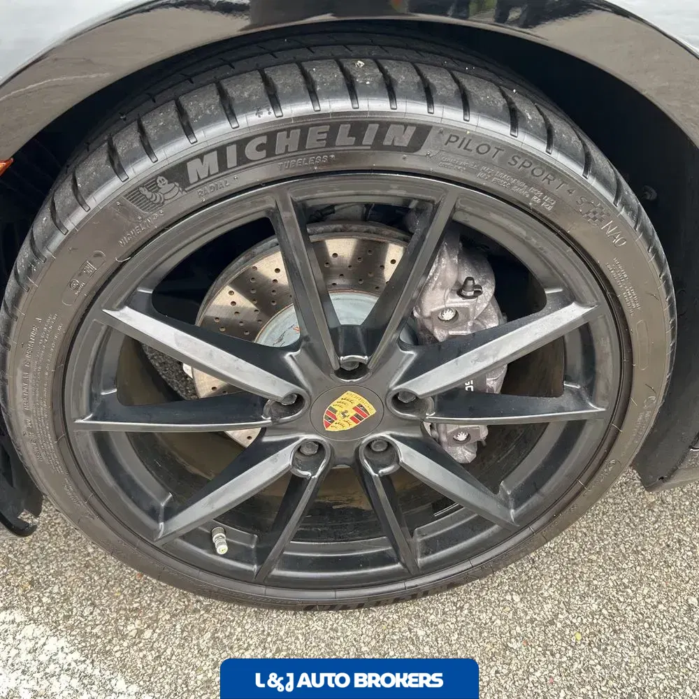 2020 Porsche 911 Carrera 4