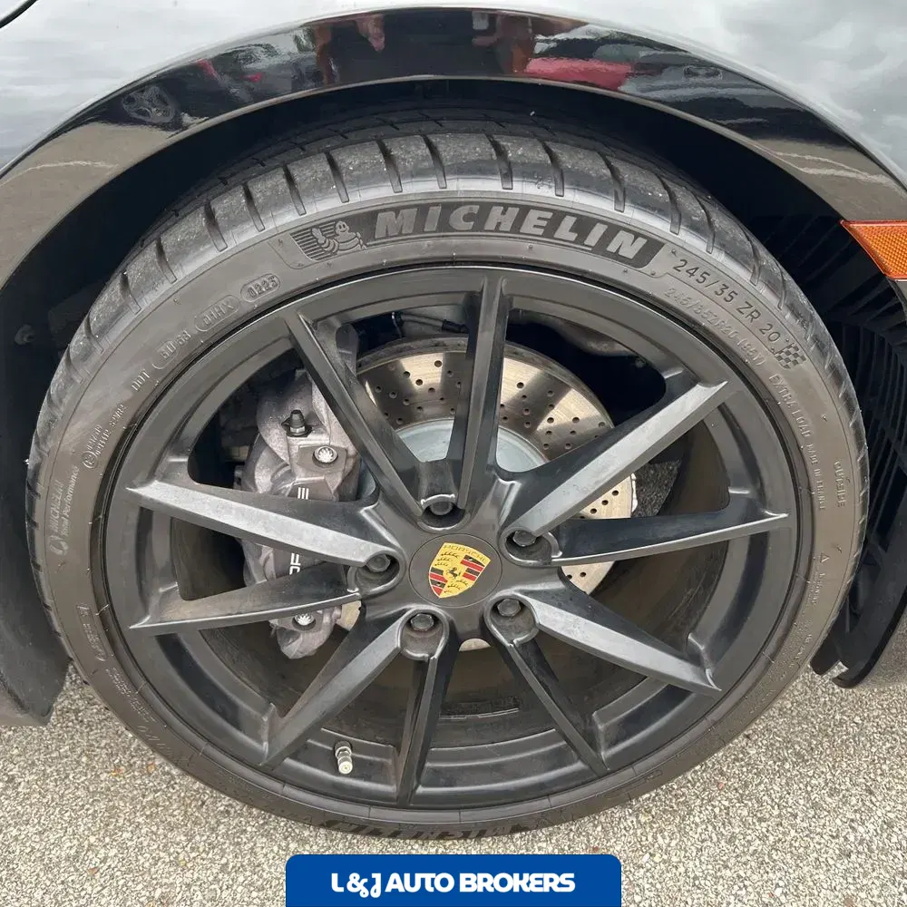 2020 Porsche 911 Carrera 4