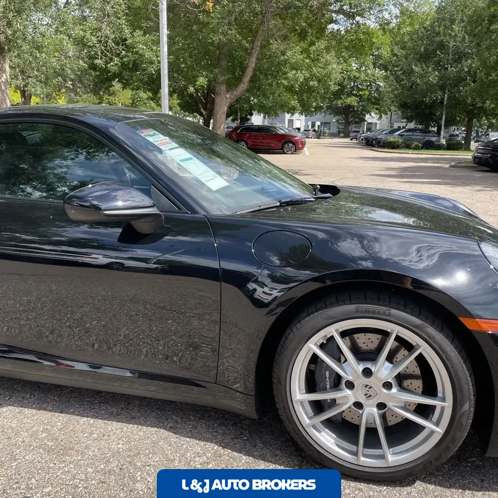 2025 Porsche 911 Carrera