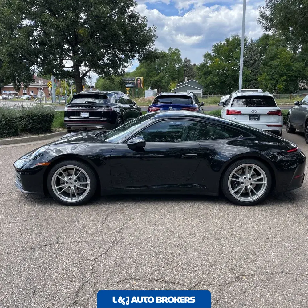 2025 Porsche 911 Carrera