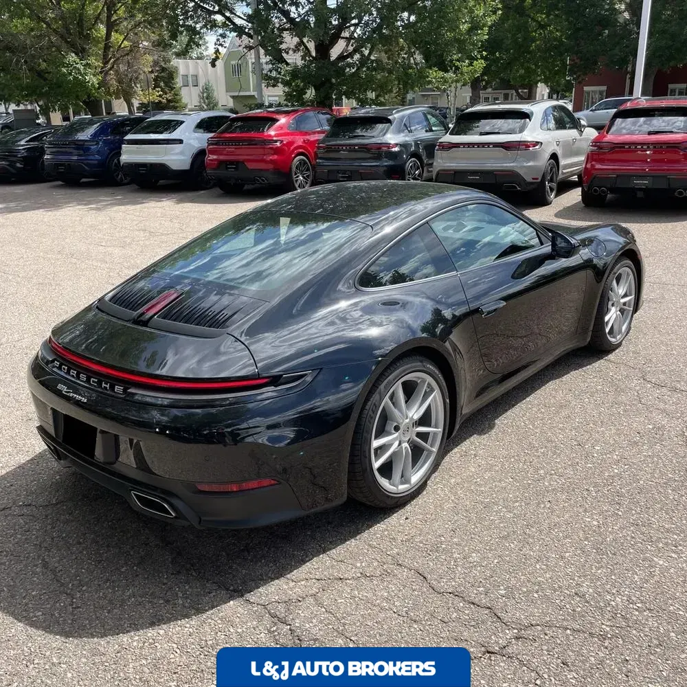 2025 Porsche 911 Carrera