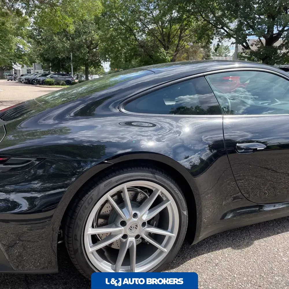 2025 Porsche 911 Carrera